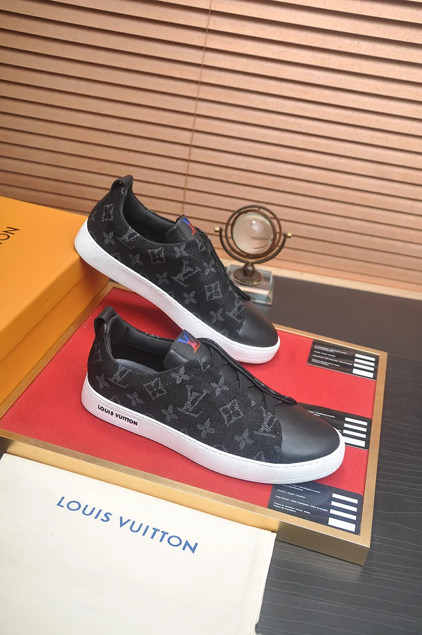 Men's men's shoes💰460💶[LOUIS VUITTON] Same style as LV. Louis Vuitton official website [satisfied] original single hot model, LV original factory cowhide material 👑1:1 original plate, sheepskin lining, original foam outsole. Body accessories one-to-one mold opening 💪 Counter quality 🙏 Dear friends, if you are still worried about wearing matching shoes 💋, then these shoes are your best choice 🎁🎁! 38-44
